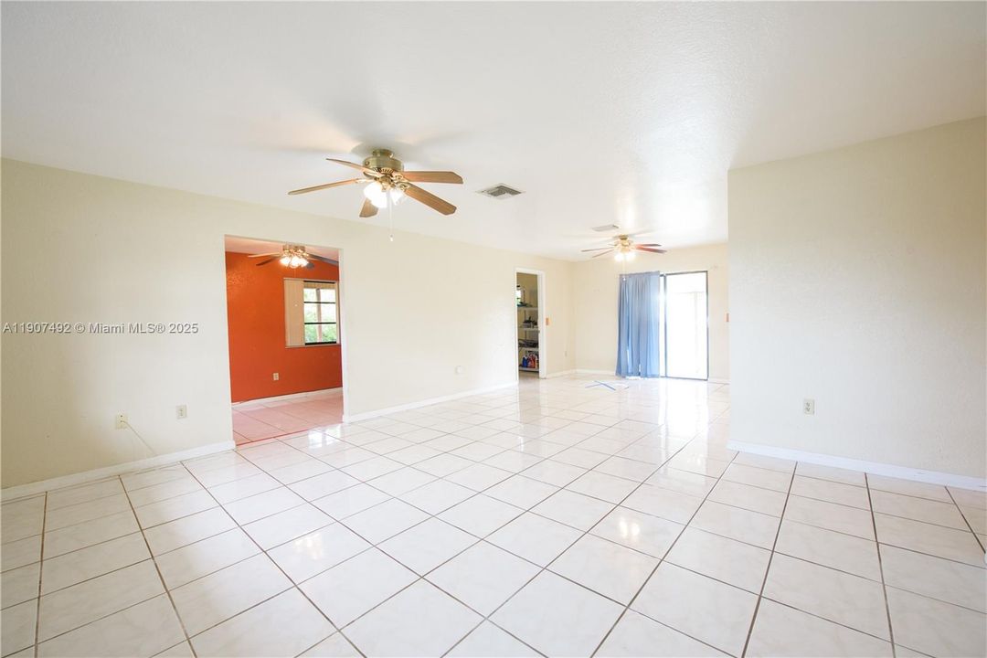 待售: $535,000 (3 贝兹, 2 浴室, 1596 平方英尺)