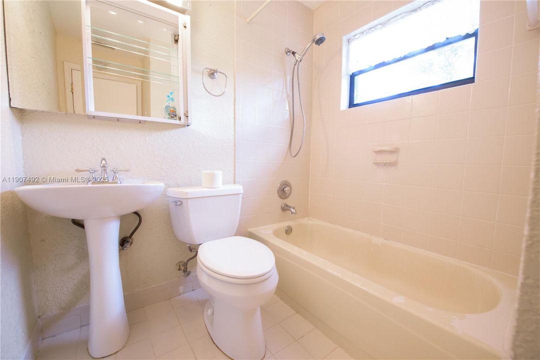 待售: $535,000 (3 贝兹, 2 浴室, 1596 平方英尺)