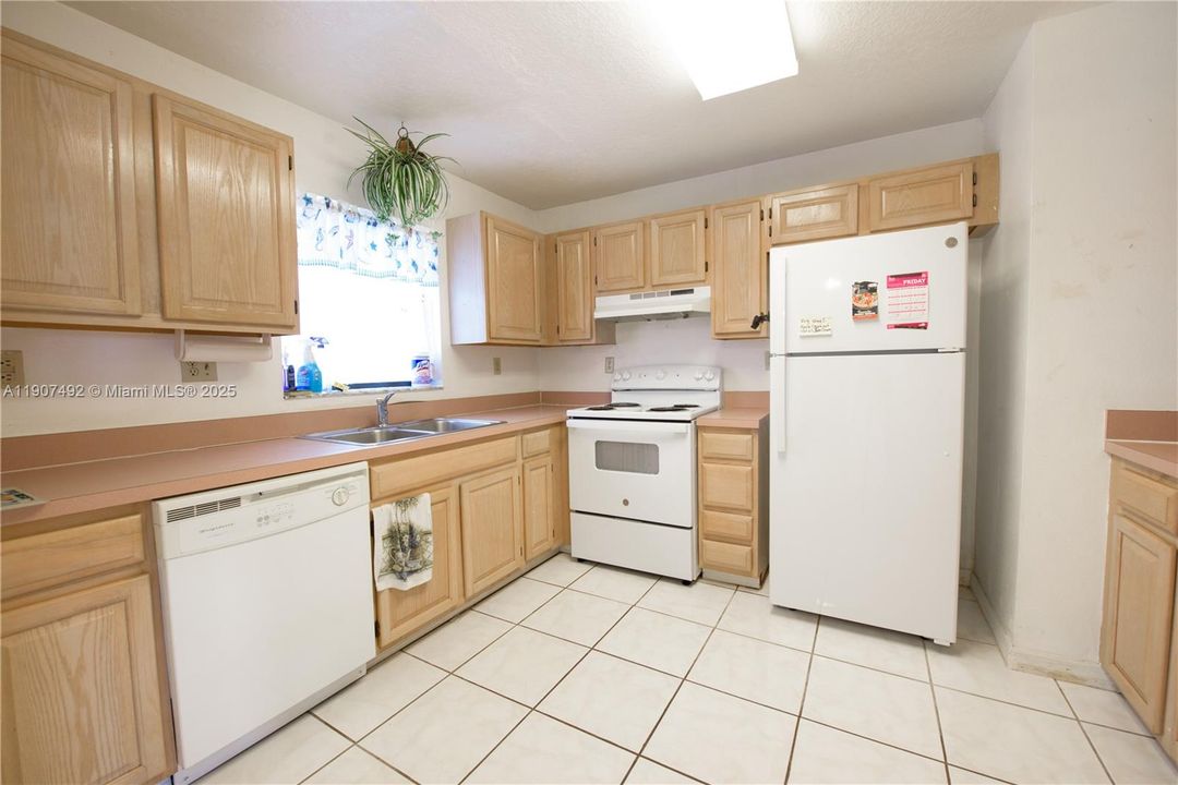 待售: $535,000 (3 贝兹, 2 浴室, 1596 平方英尺)