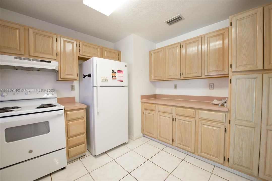 待售: $535,000 (3 贝兹, 2 浴室, 1596 平方英尺)