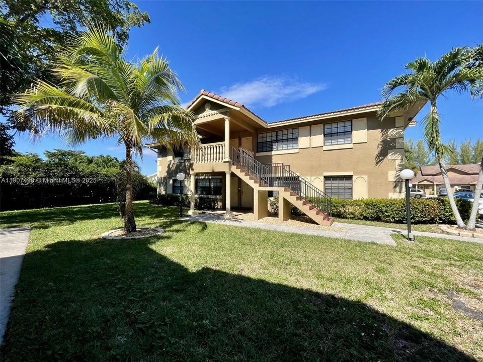 En Renta: $1,850 (2 camas, 2 baños, 820 Pies cuadrados)