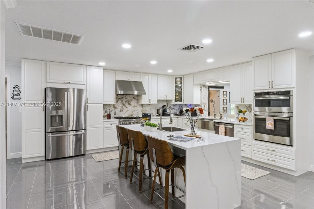 На продажу: $795,000 (4 спален, 2 ванн, 0 Квадратных фут)