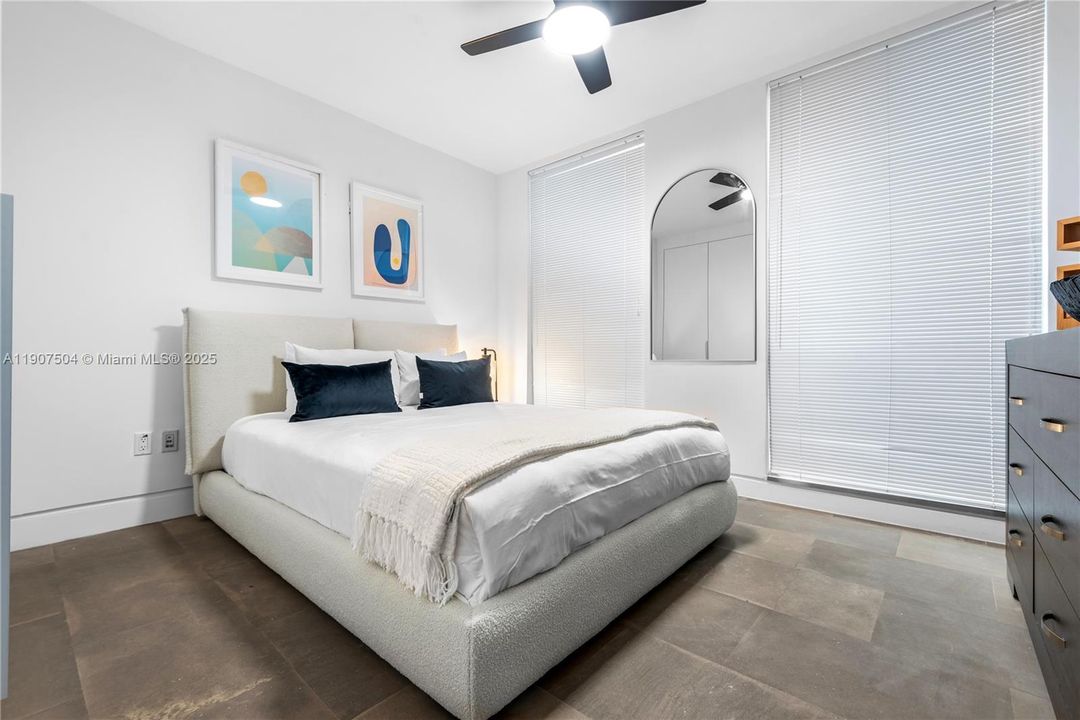 For Rent: $45,000 (7 beds, 6 baths, 6017 Square Feet)