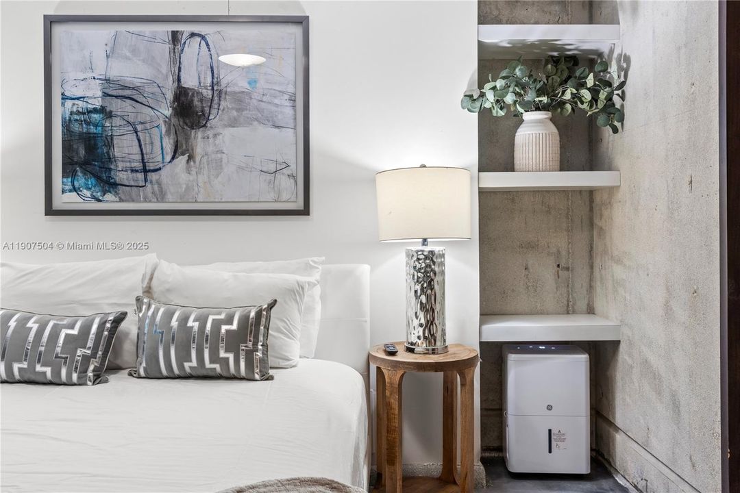 For Rent: $45,000 (7 beds, 6 baths, 6017 Square Feet)