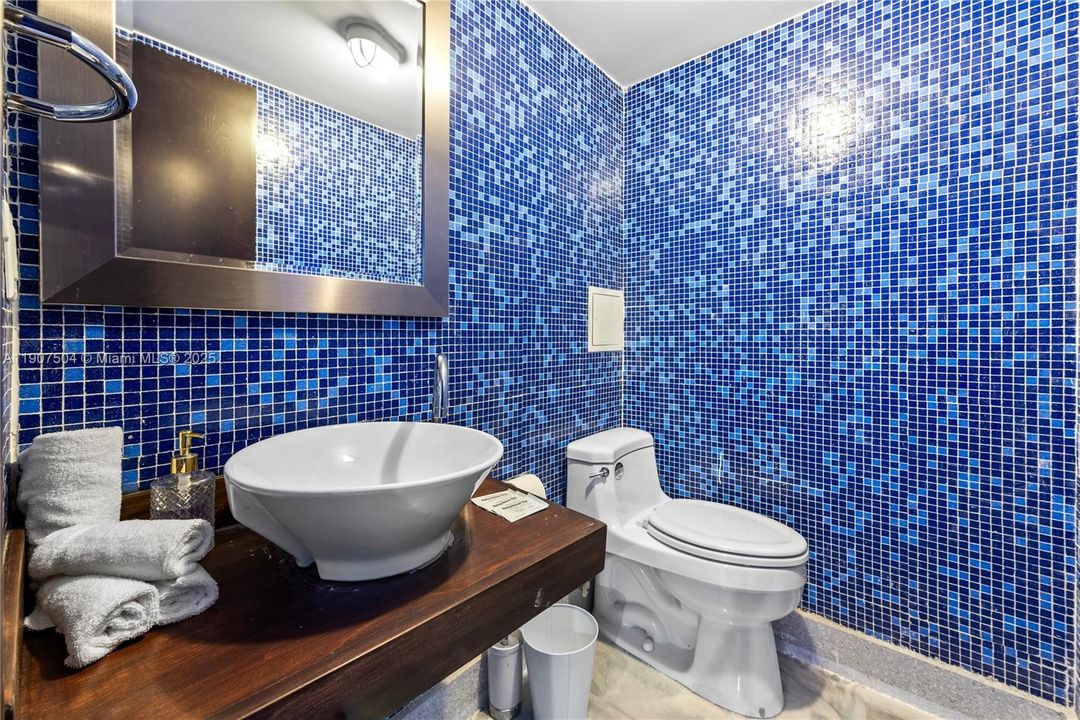 For Rent: $45,000 (7 beds, 6 baths, 6017 Square Feet)