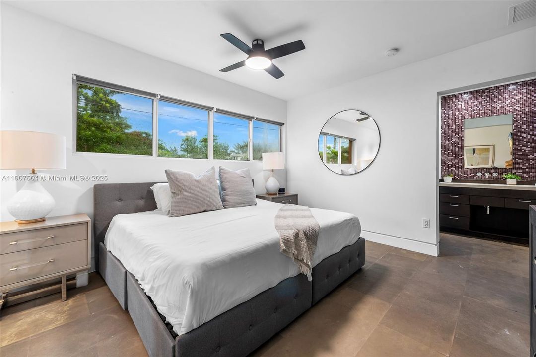 For Rent: $45,000 (7 beds, 6 baths, 6017 Square Feet)