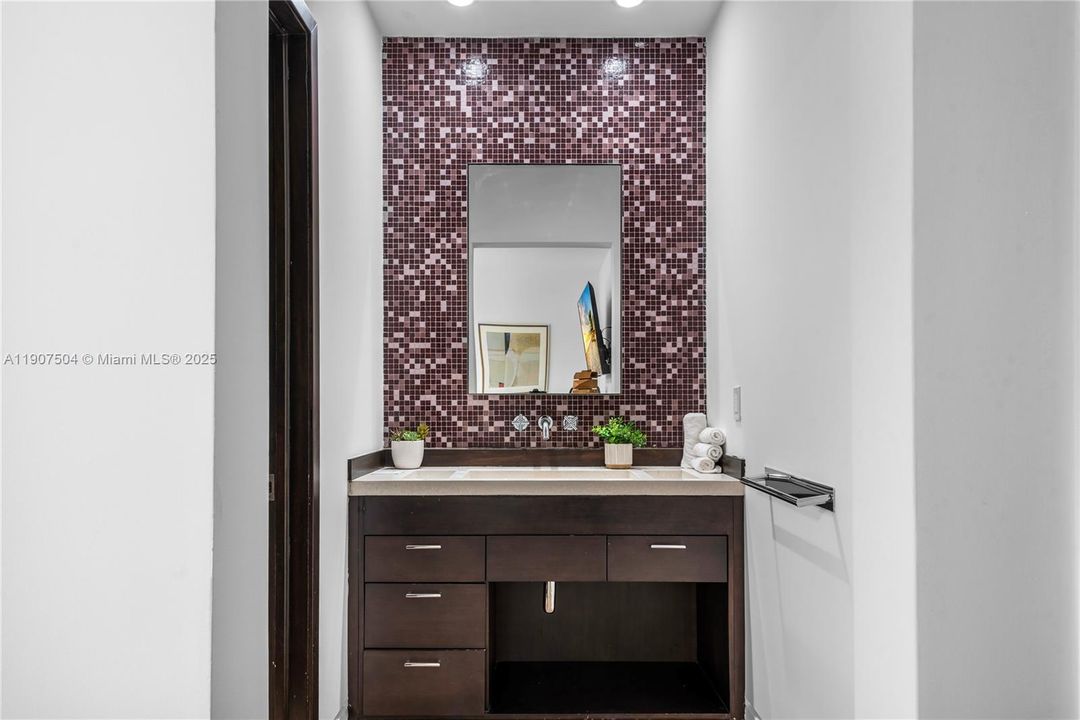 For Rent: $45,000 (7 beds, 6 baths, 6017 Square Feet)