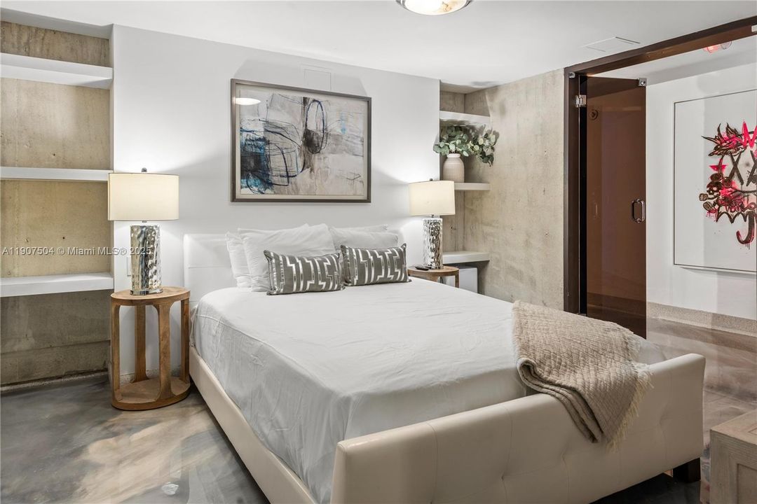 For Rent: $45,000 (7 beds, 6 baths, 6017 Square Feet)