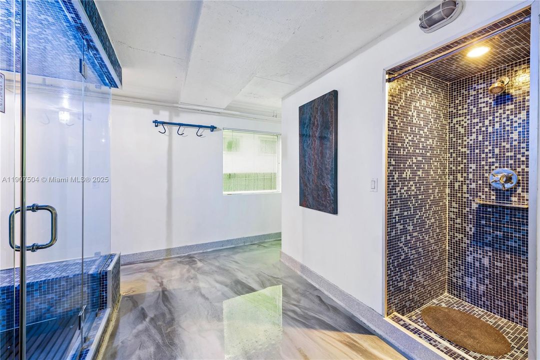 For Rent: $45,000 (7 beds, 6 baths, 6017 Square Feet)