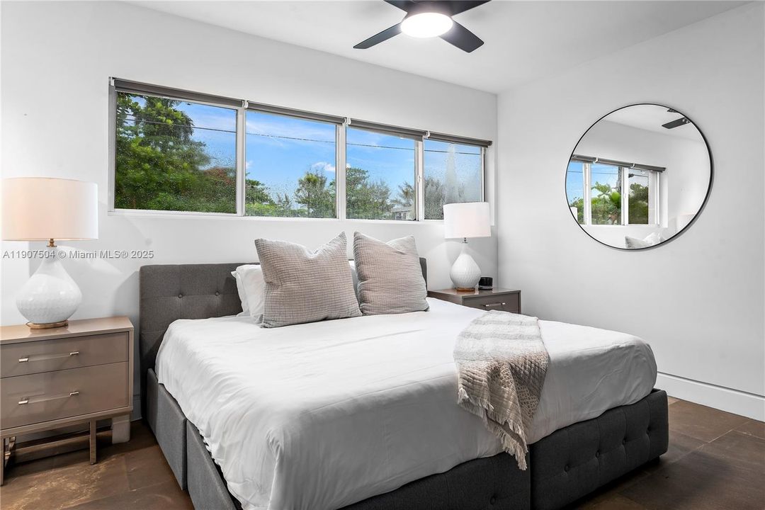 For Rent: $45,000 (7 beds, 6 baths, 6017 Square Feet)