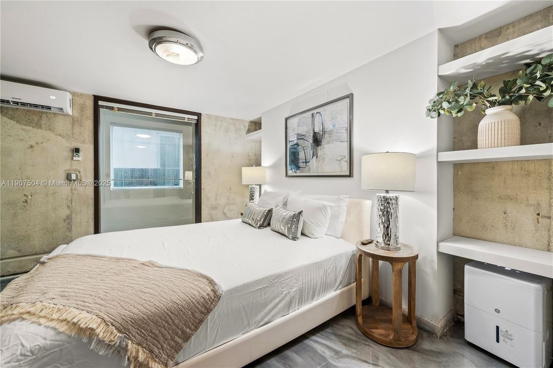 For Rent: $45,000 (7 beds, 6 baths, 6017 Square Feet)