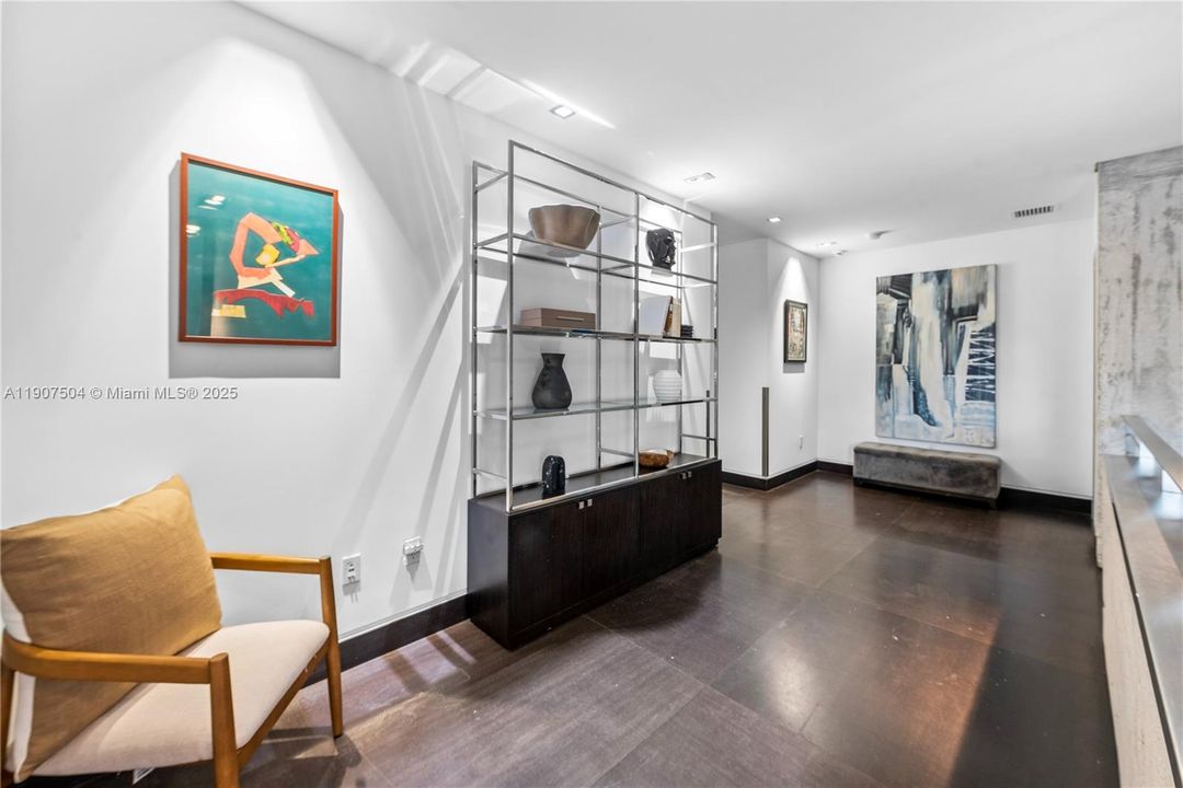 For Rent: $45,000 (7 beds, 6 baths, 6017 Square Feet)