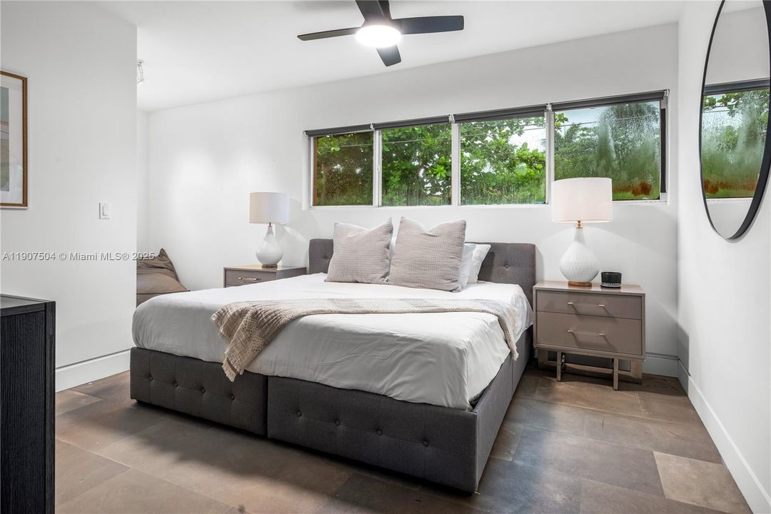 For Rent: $45,000 (7 beds, 6 baths, 6017 Square Feet)