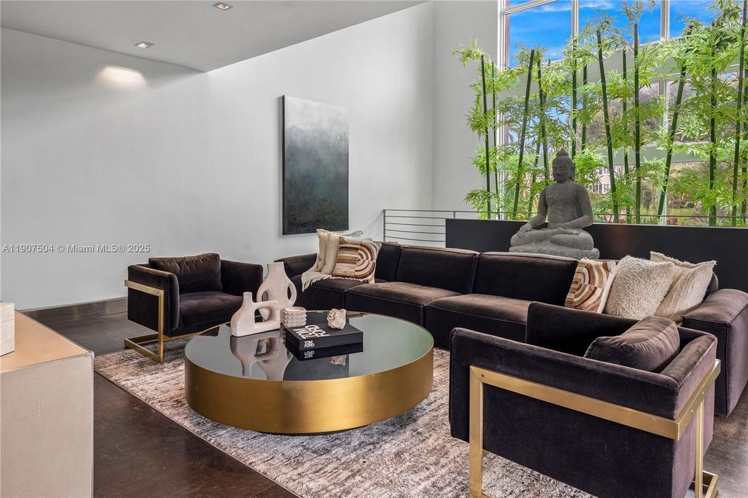 For Rent: $45,000 (7 beds, 6 baths, 6017 Square Feet)