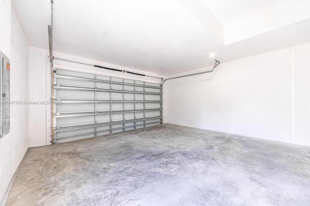 На продажу: $360,000 (3 спален, 2 ванн, 1744 Квадратных фут)