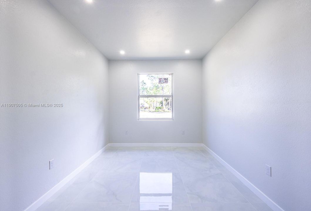 На продажу: $360,000 (3 спален, 2 ванн, 1744 Квадратных фут)