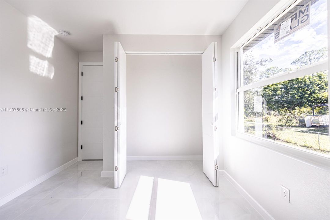 На продажу: $360,000 (3 спален, 2 ванн, 1744 Квадратных фут)