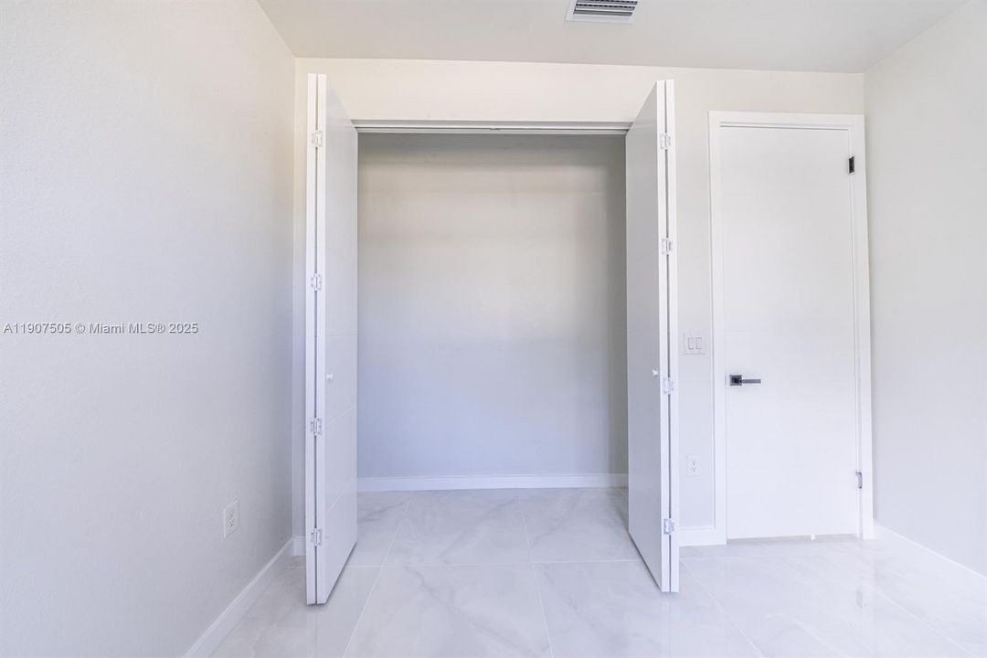 На продажу: $360,000 (3 спален, 2 ванн, 1744 Квадратных фут)