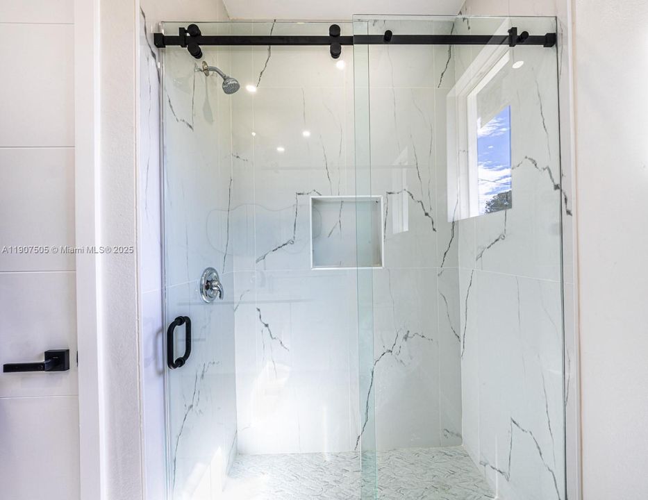 На продажу: $360,000 (3 спален, 2 ванн, 1744 Квадратных фут)