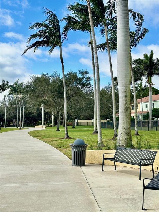 На продажу: $599,000 (2 спален, 2 ванн, 1354 Квадратных фут)