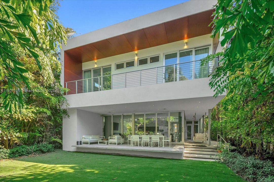 For Sale: $5,495,000 (3 beds, 3 baths, 3623 Square Feet)