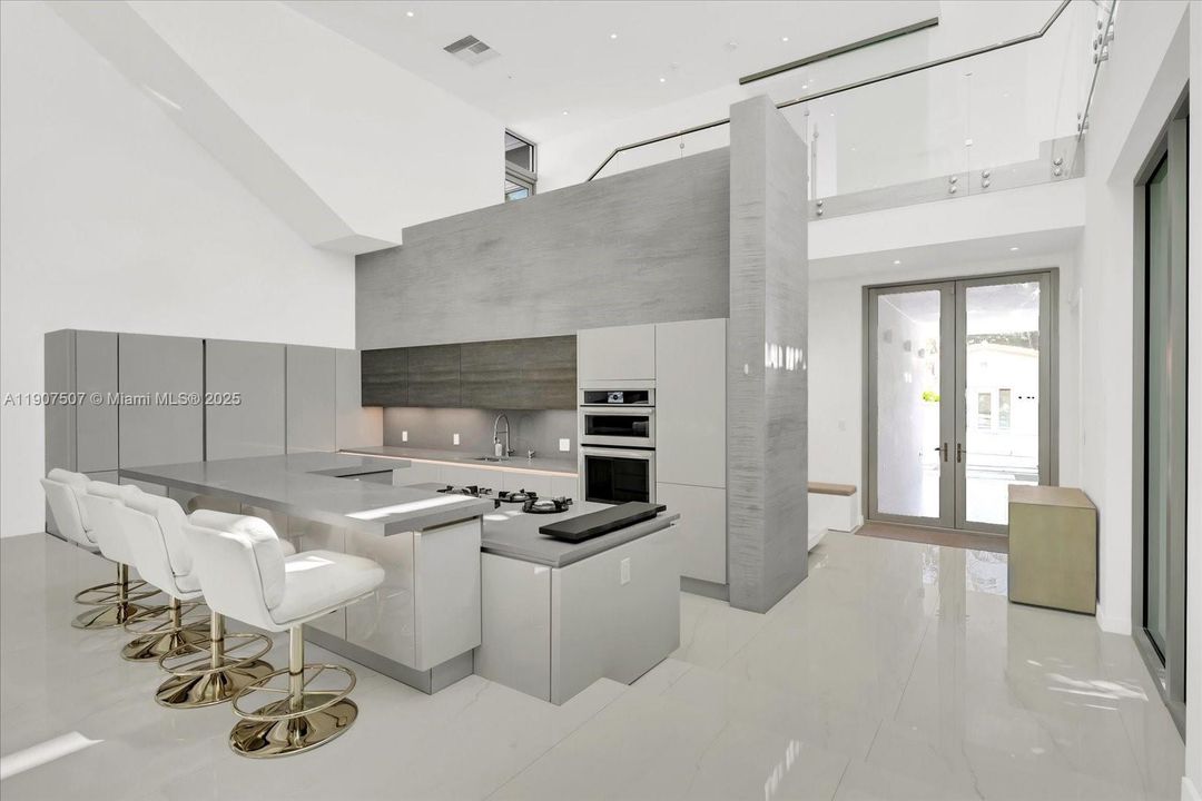 For Sale: $5,495,000 (3 beds, 3 baths, 3623 Square Feet)