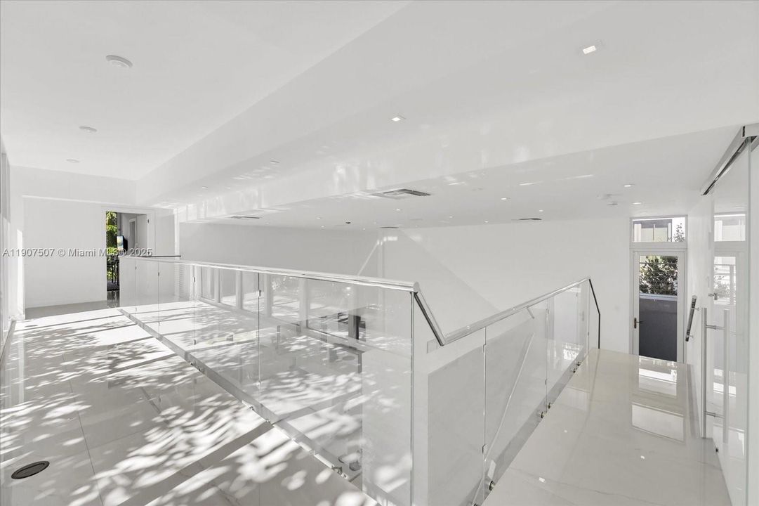 For Sale: $5,495,000 (3 beds, 3 baths, 3623 Square Feet)