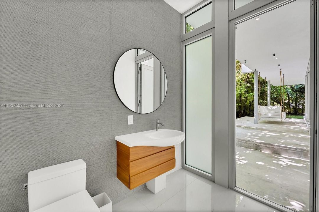 For Sale: $5,495,000 (3 beds, 3 baths, 3623 Square Feet)