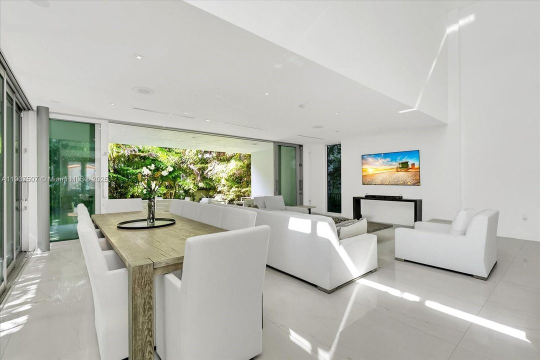 For Sale: $5,495,000 (3 beds, 3 baths, 3623 Square Feet)