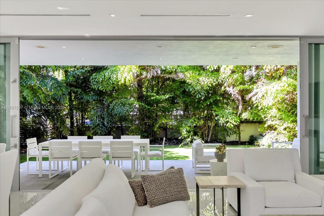 For Sale: $5,495,000 (3 beds, 3 baths, 3623 Square Feet)