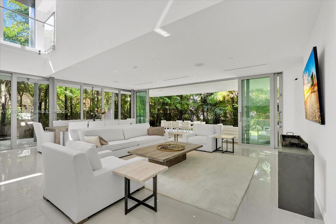 For Sale: $5,495,000 (3 beds, 3 baths, 3623 Square Feet)