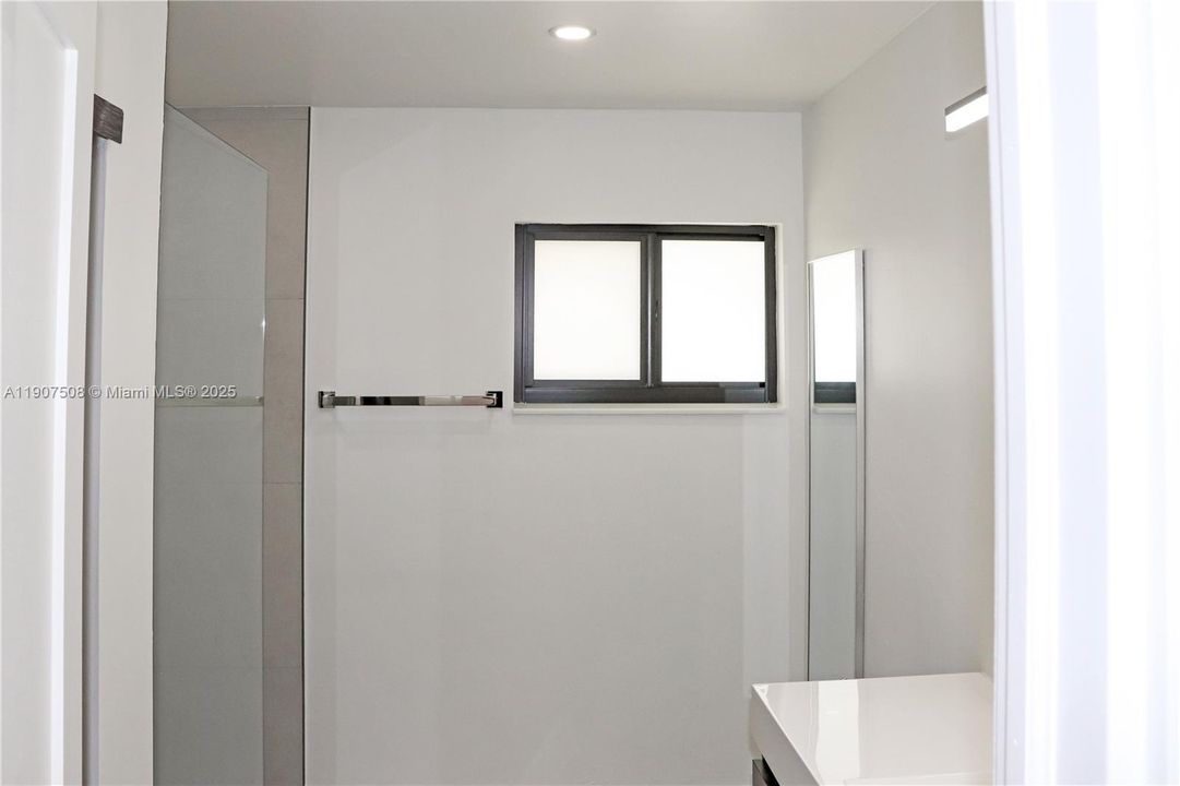 出租: $1,500 (1 贝兹, 1 浴室, 500 平方英尺)