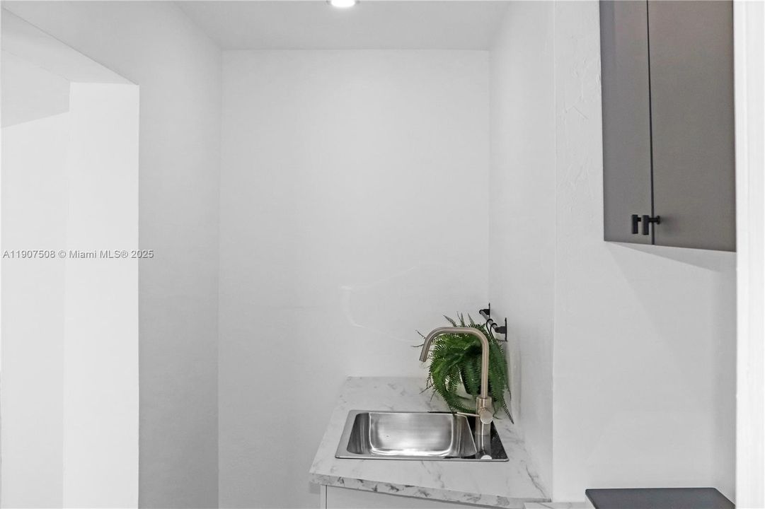 出租: $1,500 (1 贝兹, 1 浴室, 500 平方英尺)