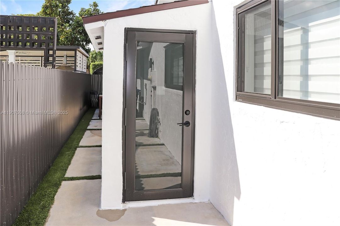 出租: $1,500 (1 贝兹, 1 浴室, 500 平方英尺)