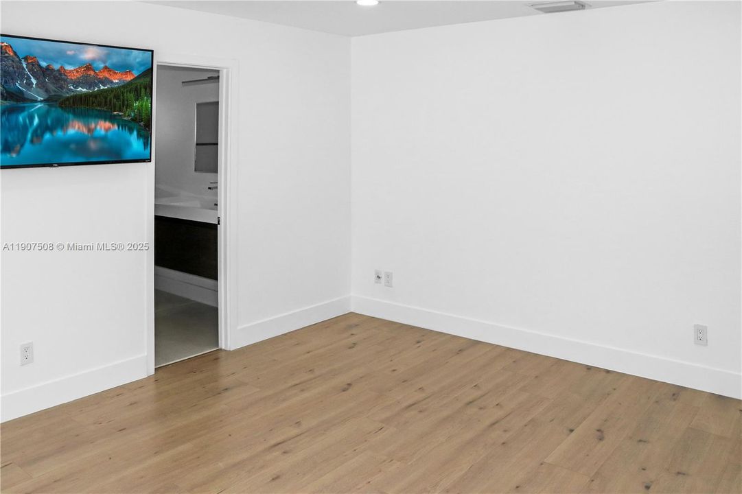 出租: $1,500 (1 贝兹, 1 浴室, 500 平方英尺)