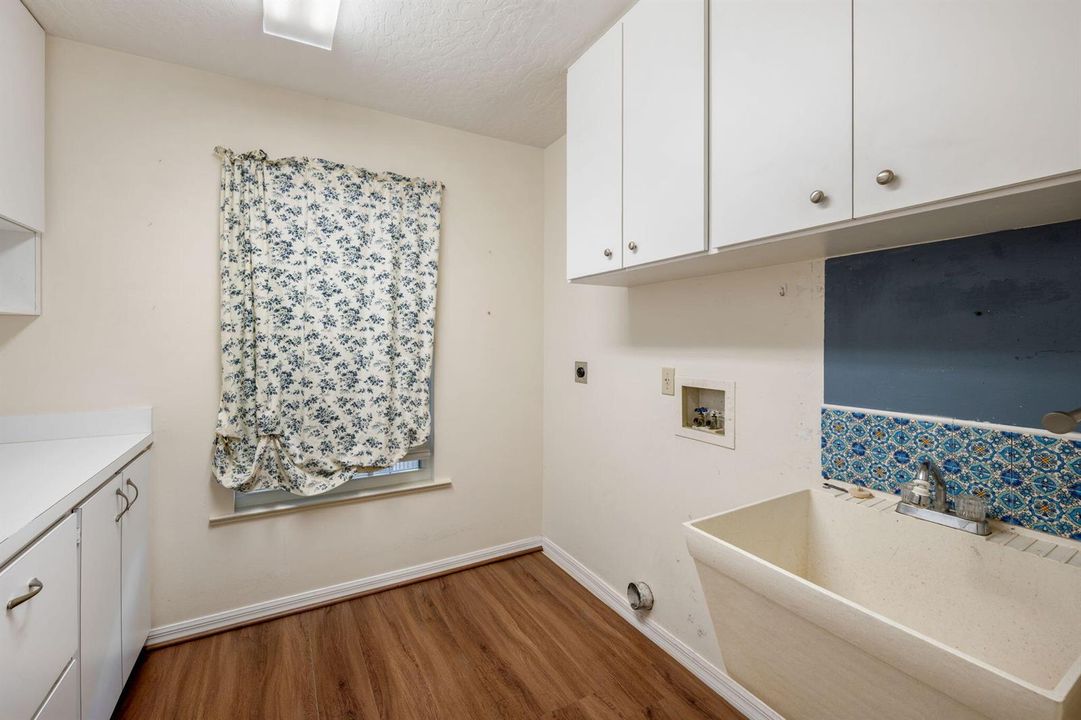 24-web-or-mls-6345 45th St-25