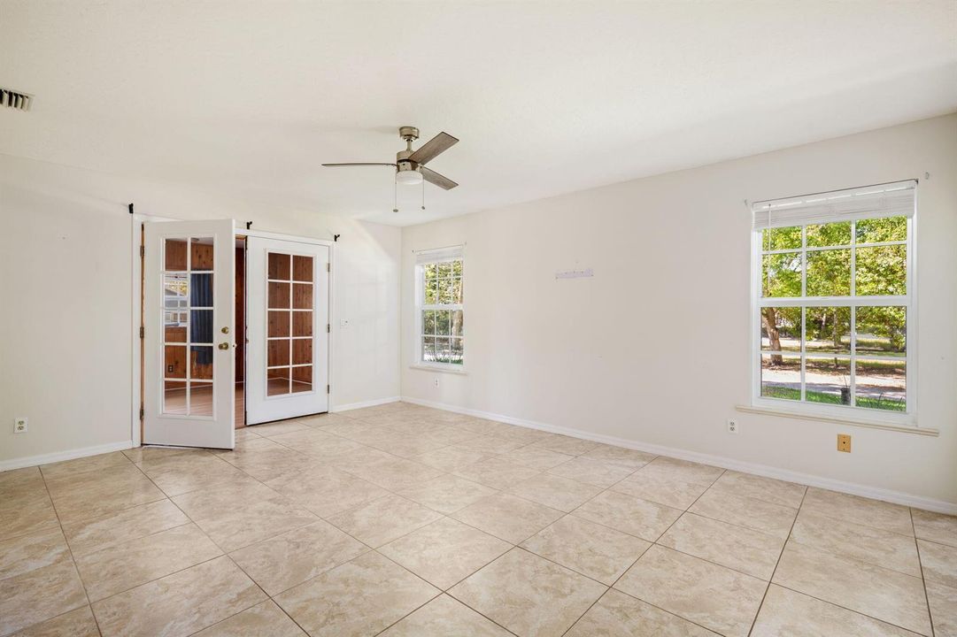 16-web-or-mls-6345 45th St-16