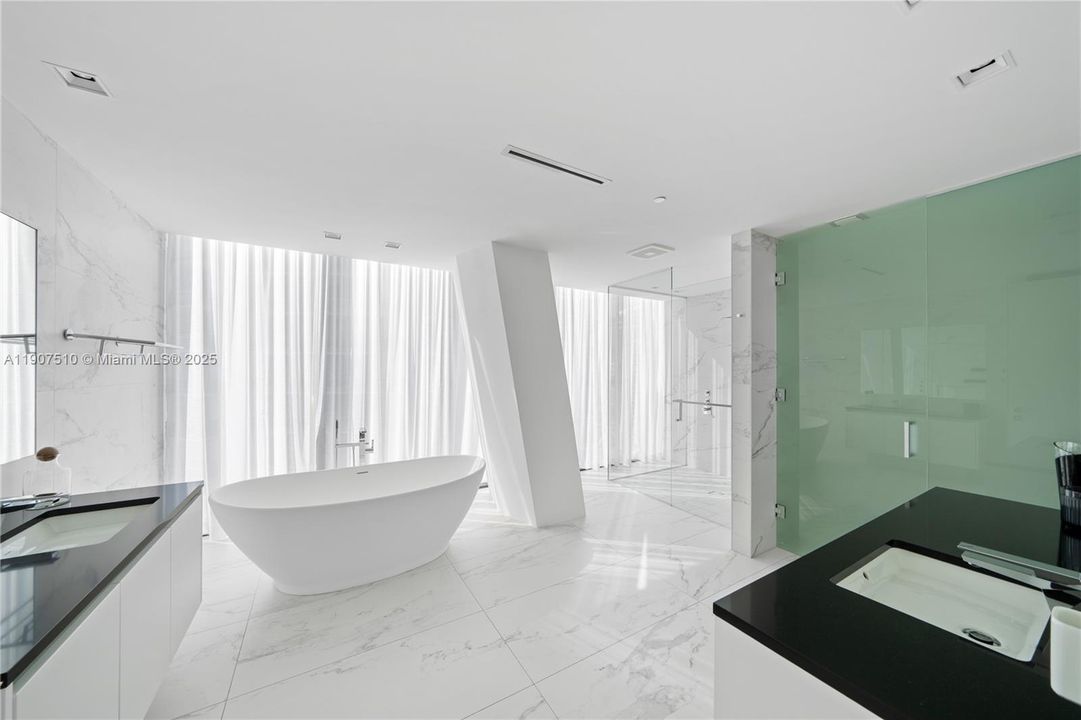 For Sale: $7,495,000 (4 beds, 5 baths, 4876 Square Feet)