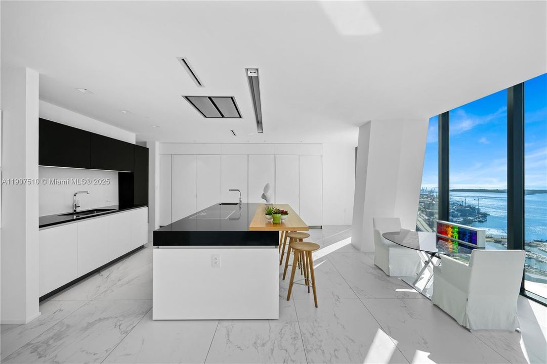 For Sale: $7,495,000 (4 beds, 5 baths, 4876 Square Feet)