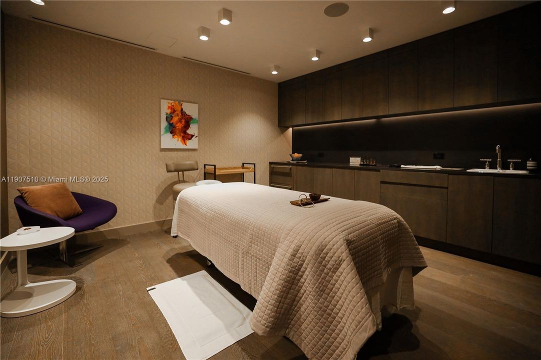 For Sale: $7,495,000 (4 beds, 5 baths, 4876 Square Feet)