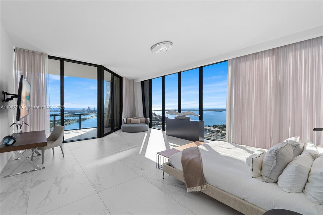 For Sale: $7,495,000 (4 beds, 5 baths, 4876 Square Feet)