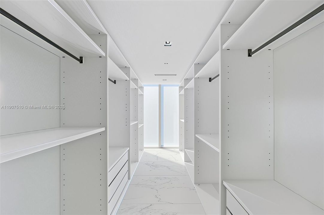 For Sale: $7,495,000 (4 beds, 5 baths, 4876 Square Feet)