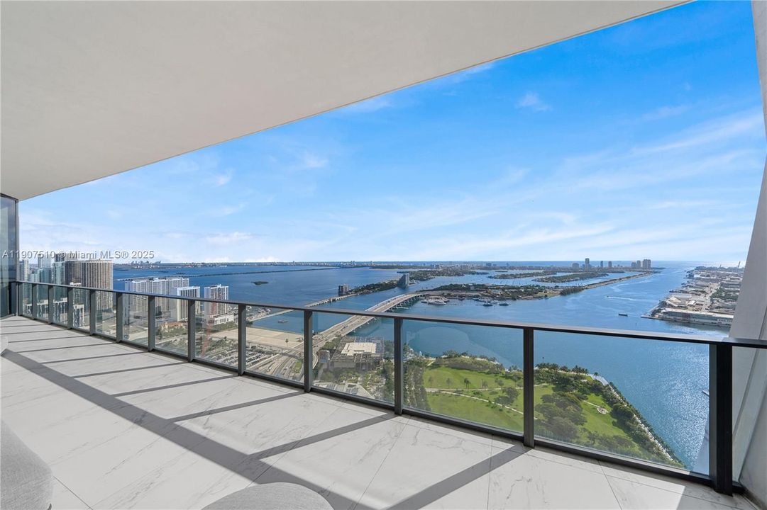 For Sale: $7,495,000 (4 beds, 5 baths, 4876 Square Feet)