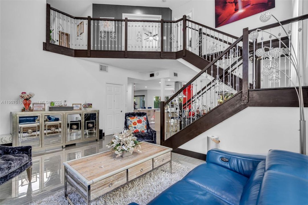 На продажу: $1,035,000 (4 спален, 3 ванн, 2498 Квадратных фут)