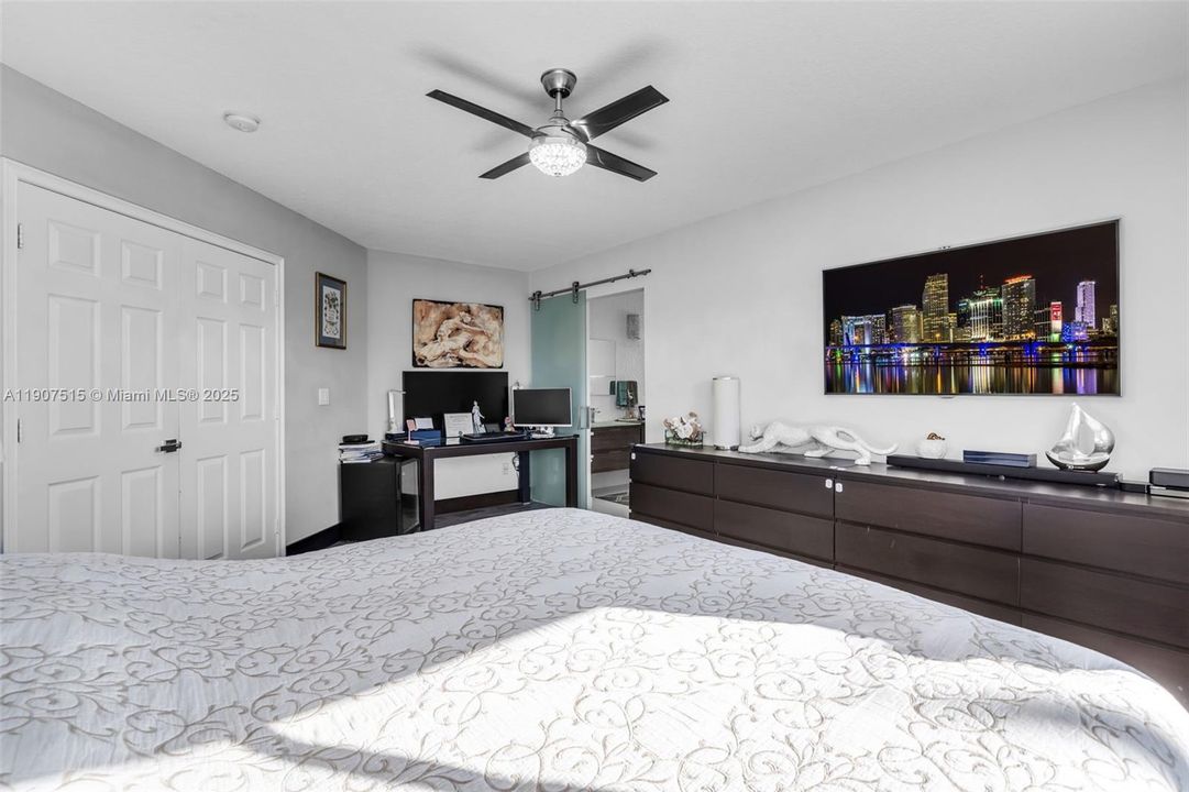 На продажу: $1,035,000 (4 спален, 3 ванн, 2498 Квадратных фут)