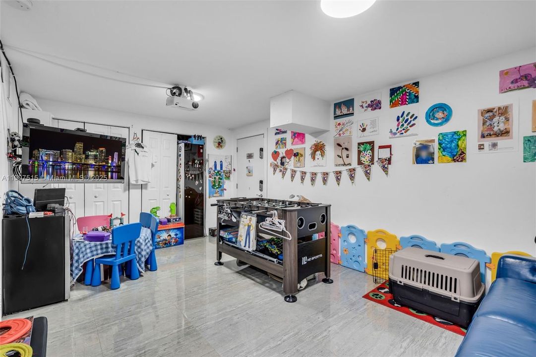 На продажу: $1,035,000 (4 спален, 3 ванн, 2498 Квадратных фут)