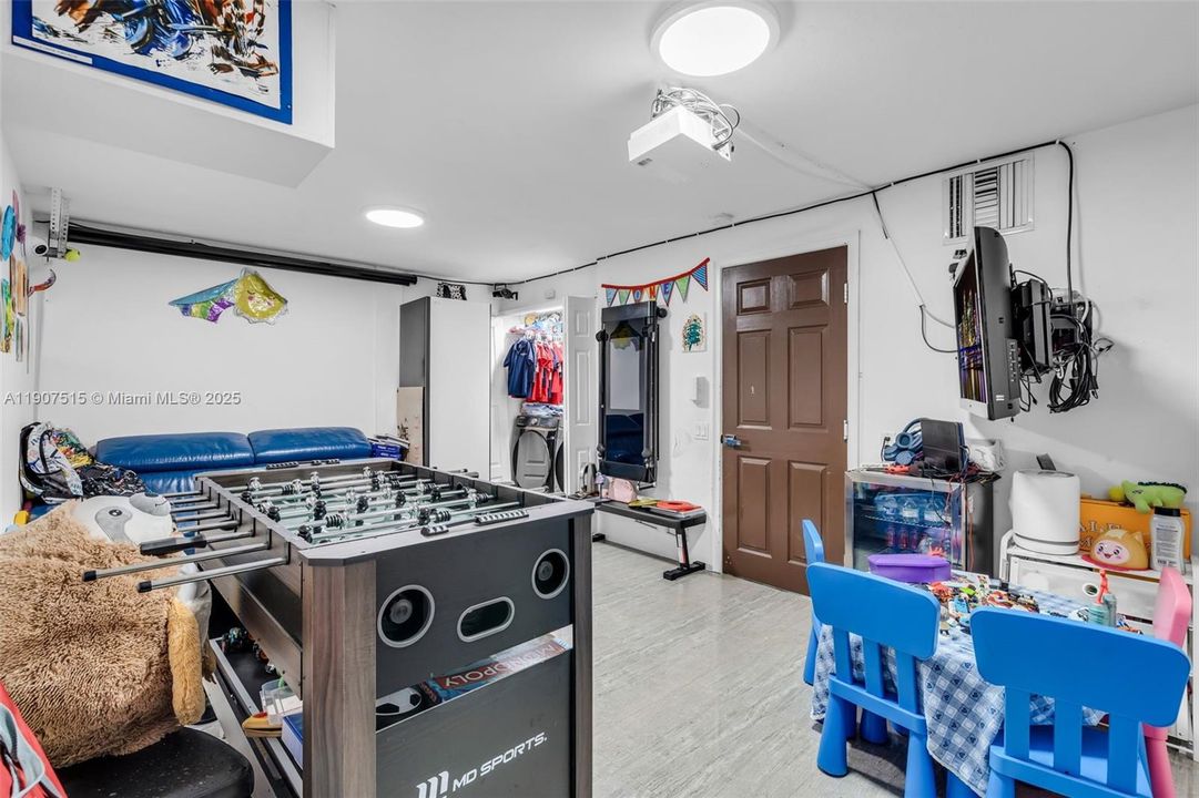 На продажу: $1,035,000 (4 спален, 3 ванн, 2498 Квадратных фут)