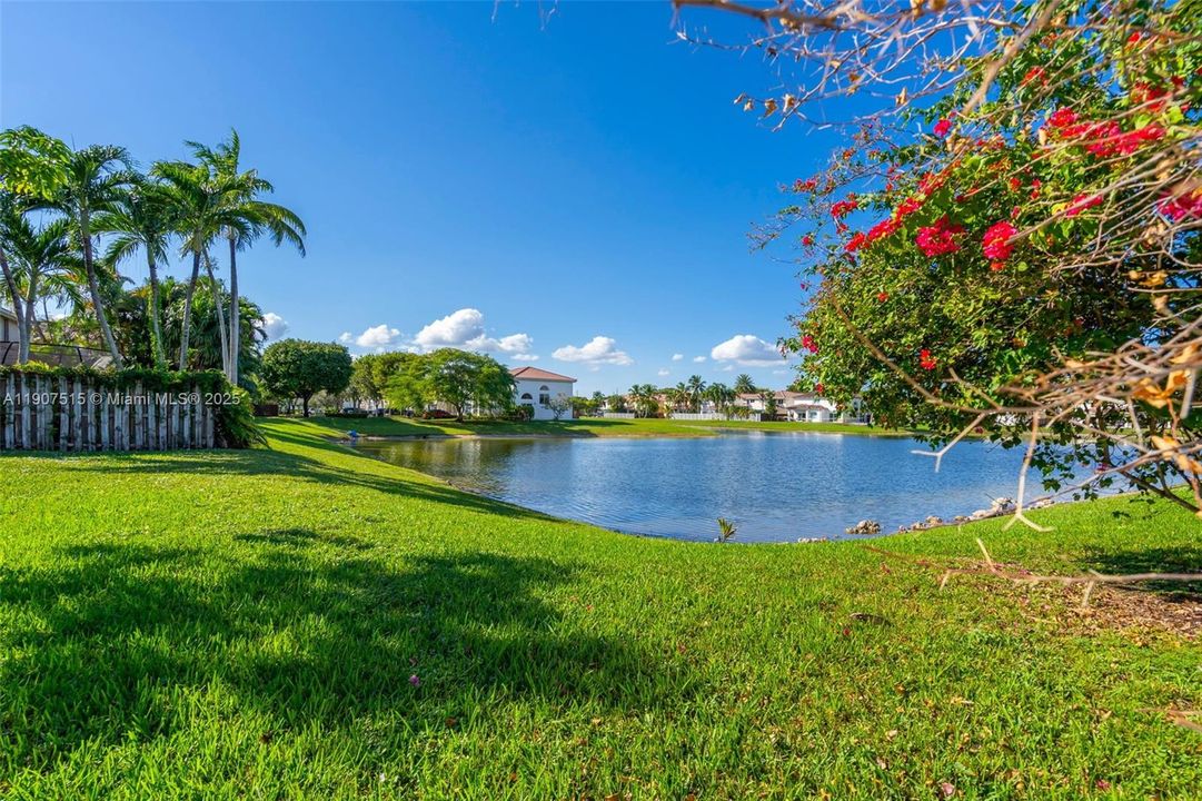 На продажу: $1,035,000 (4 спален, 3 ванн, 2498 Квадратных фут)