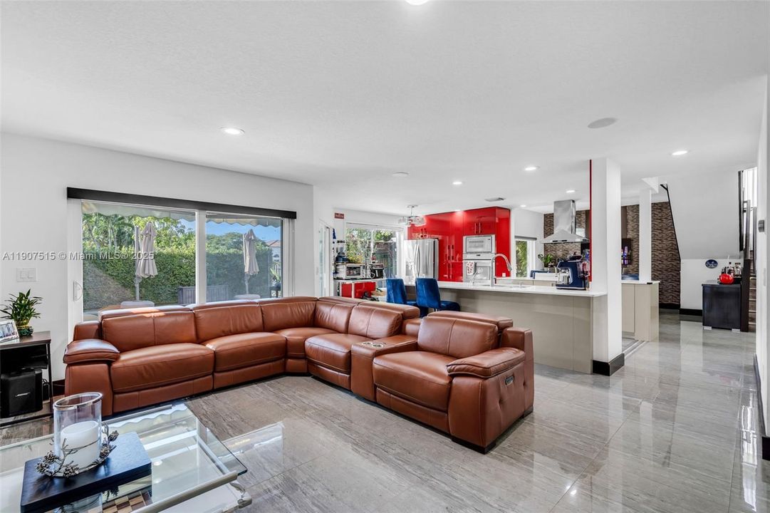 На продажу: $1,035,000 (4 спален, 3 ванн, 2498 Квадратных фут)