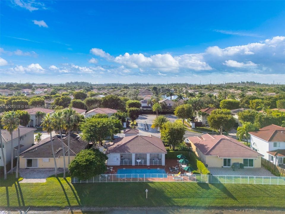 На продажу: $1,035,000 (4 спален, 3 ванн, 2498 Квадратных фут)